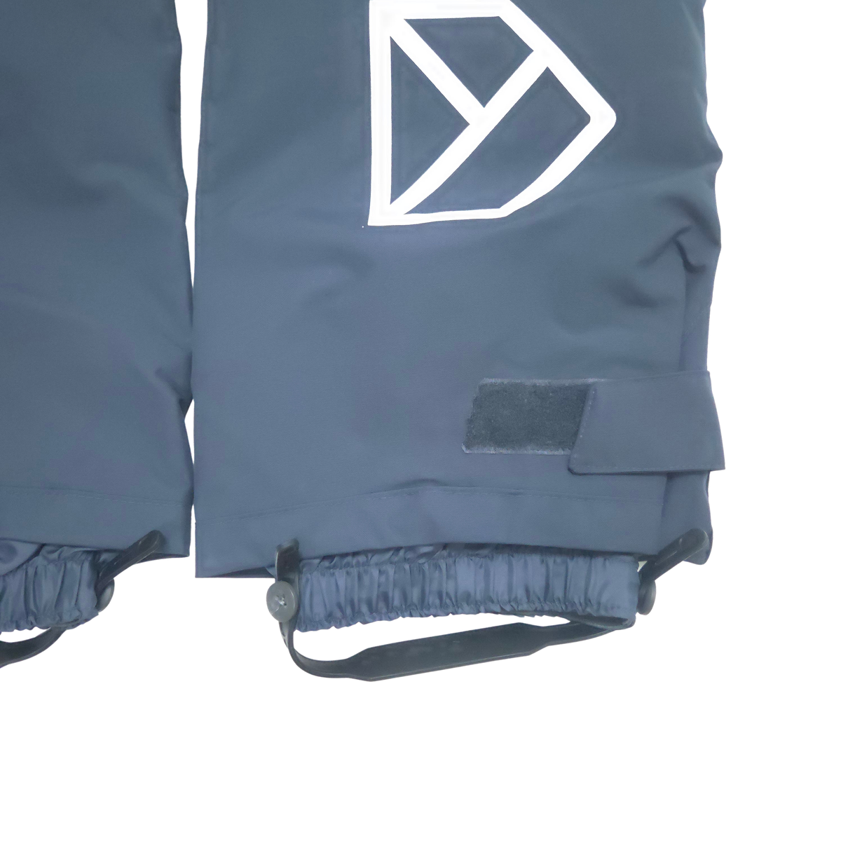 Internal gaiters at cuffs keep out snow with boot straps