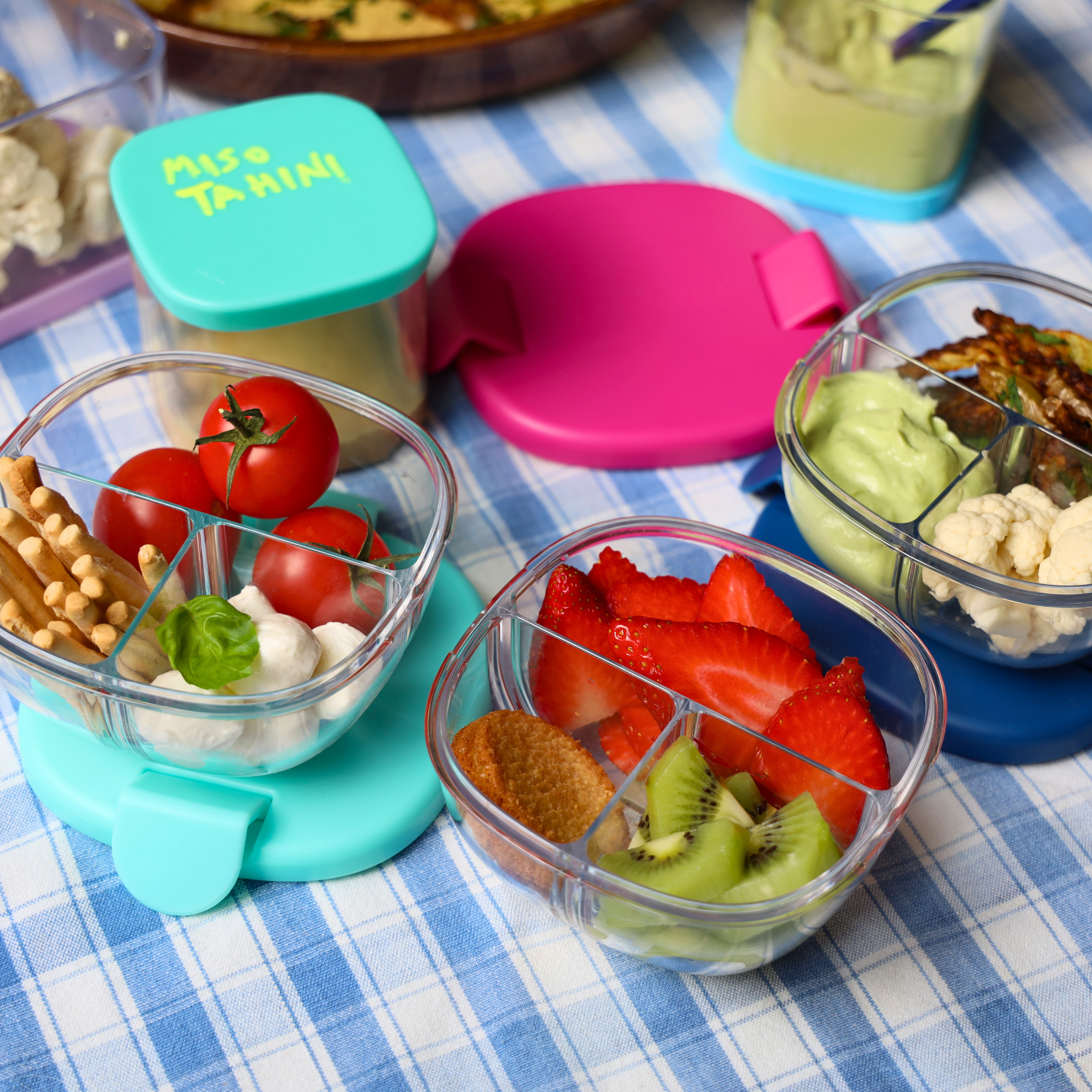 Leakproof Snack Bowl with 3 Compartments - Raspberry Pink
