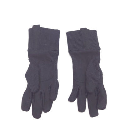Black thin gloves