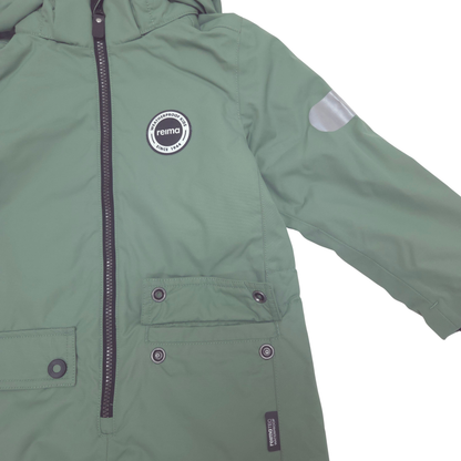 Covered hand pockets with snaps