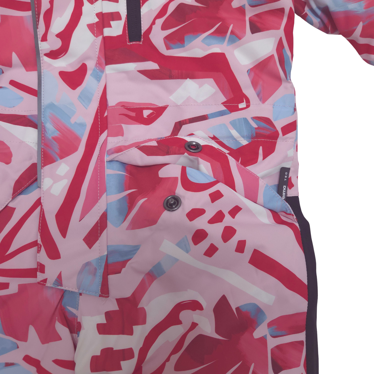 Front snap closure and side pockets.