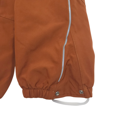 Adjustable leg ends with wedge

