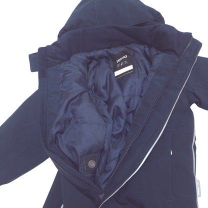 Integrated waist adjuster with buttons make it easy to fine-tune the fit