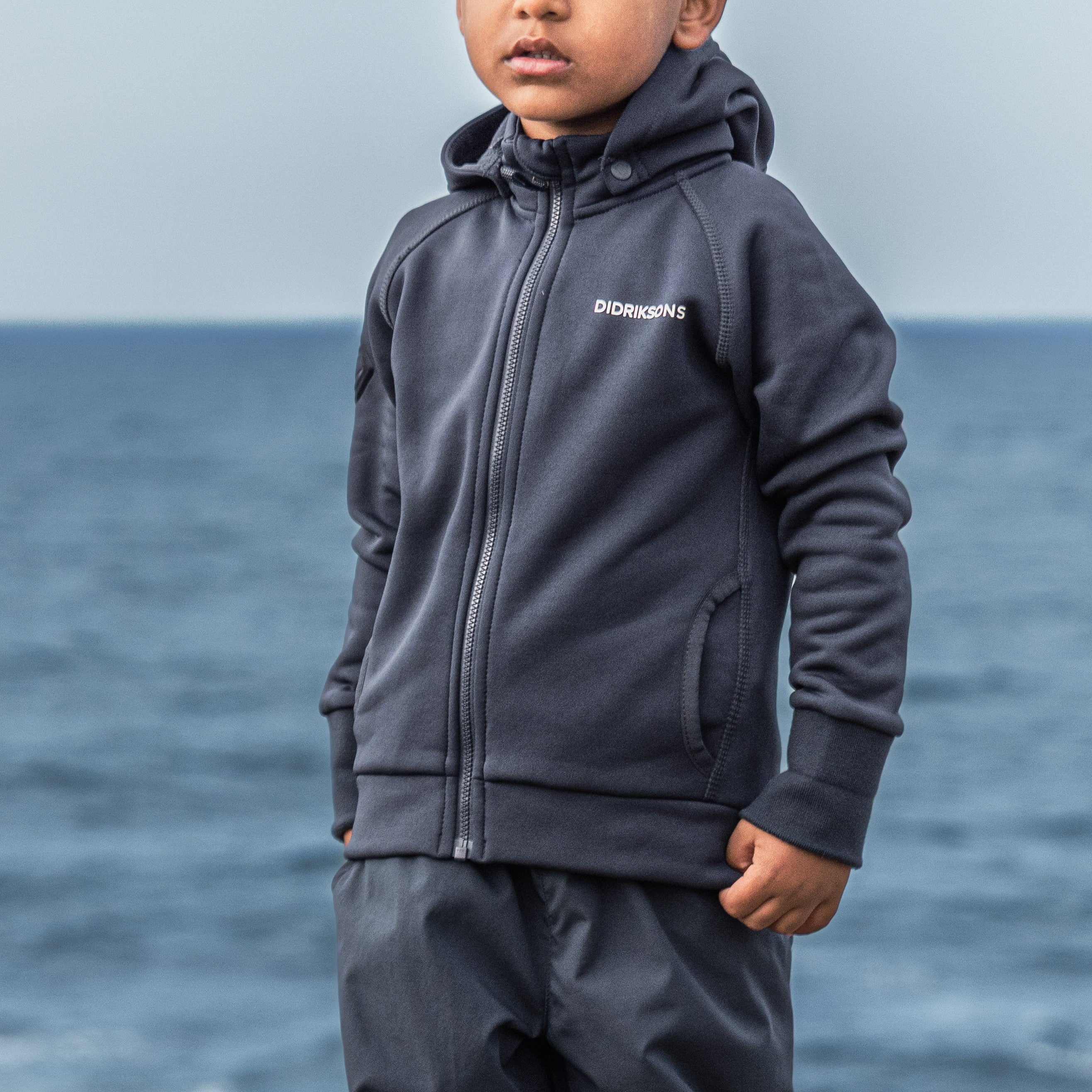 Kids Corin Siljan Technical Mid Layer Zip Jacket | #color_navy
